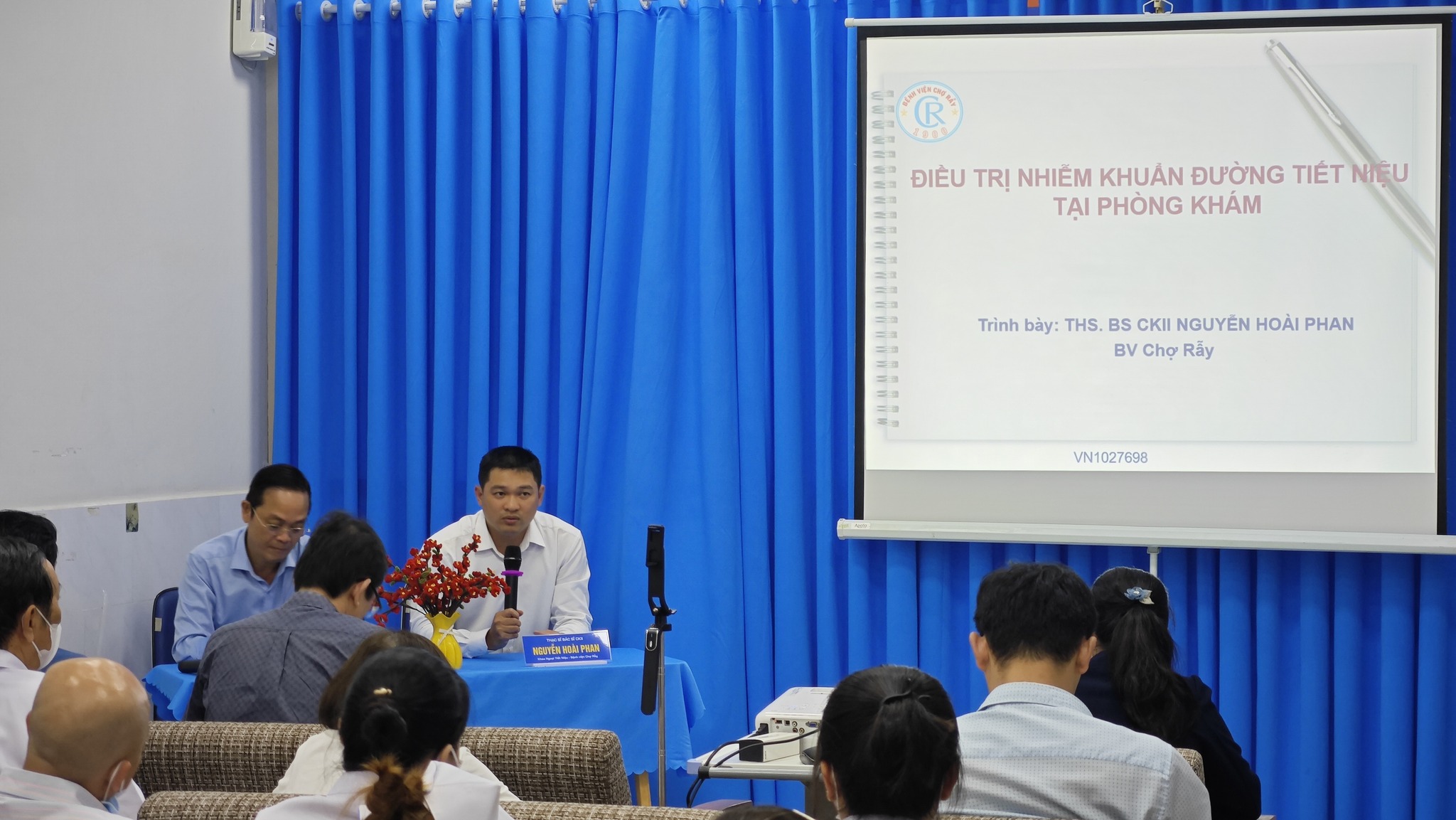 Sinh hoạt khoa học chuyên đề về 